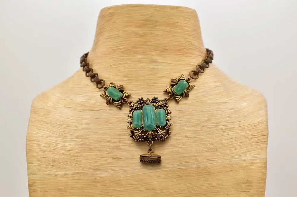 Vintage Collar Necklace Green Cabochon Antiqued Brass Gold Chunky Heavy BinA17